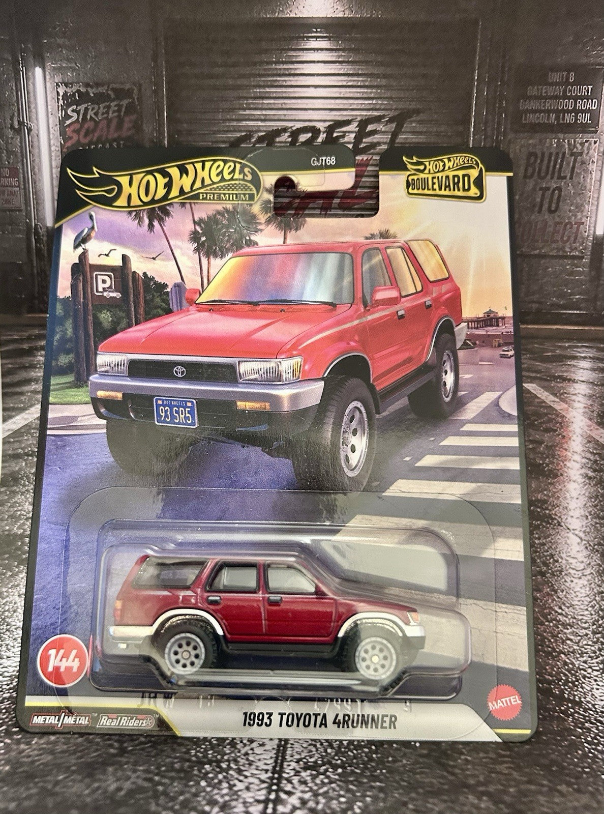 PREMIUM BOULEVARD 1993 TOYOTA 4RUNNER HOT WHEELS 1:64 REAL RIDERS MATTEL